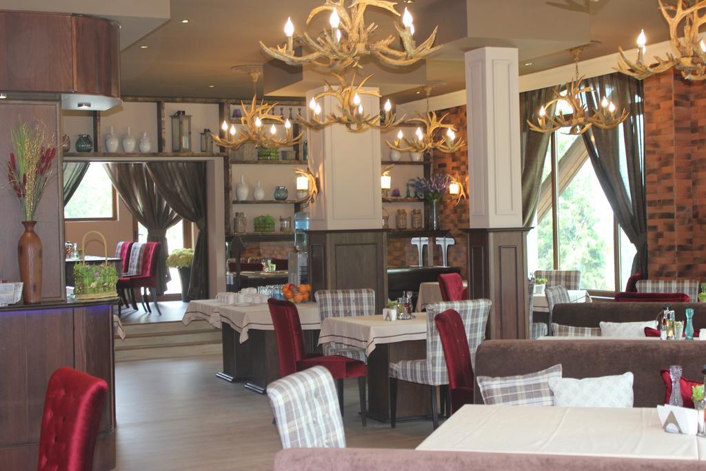 Hotel Iva & Elena ปอมโปโรโว ภายนอก รูปภาพ