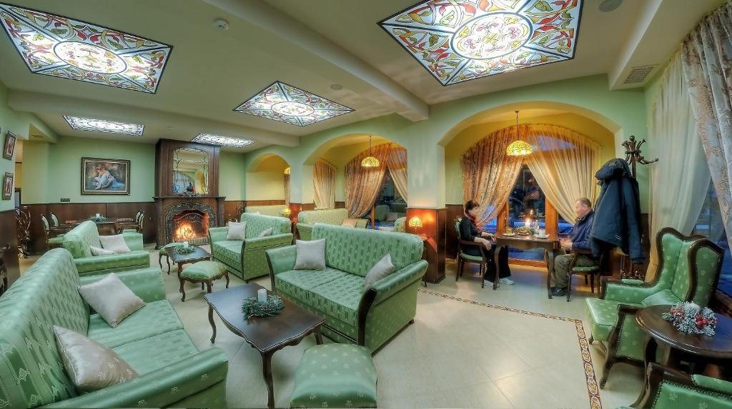 Hotel Iva & Elena ปอมโปโรโว ภายนอก รูปภาพ