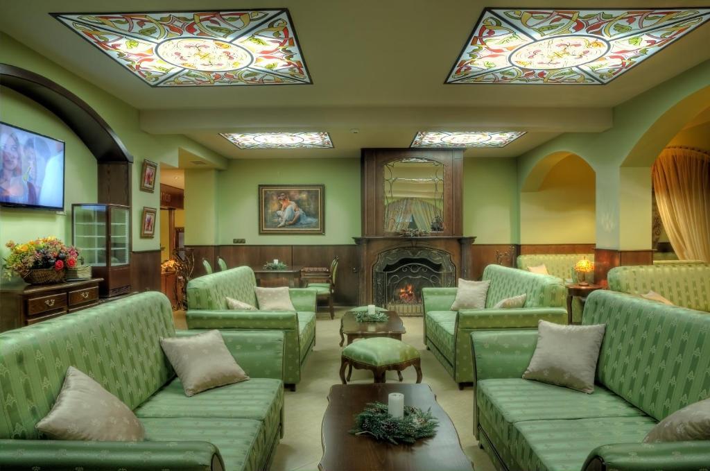Hotel Iva & Elena ปอมโปโรโว ภายนอก รูปภาพ
