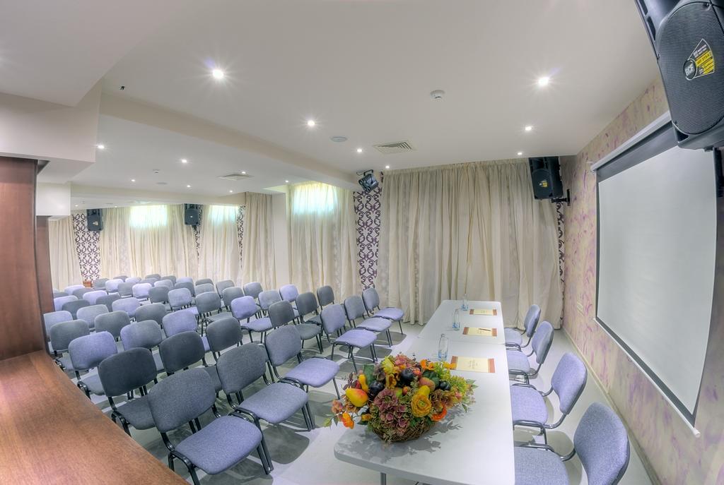 Hotel Iva & Elena ปอมโปโรโว ภายนอก รูปภาพ